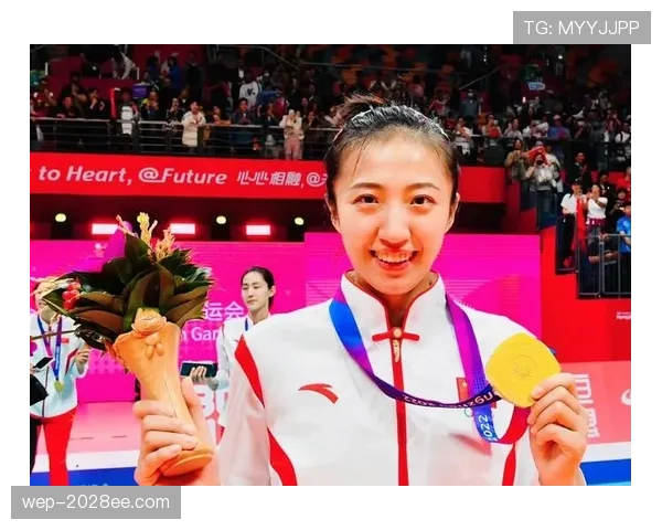 丁霞训练完直接拎爱马仕去夜市撸串