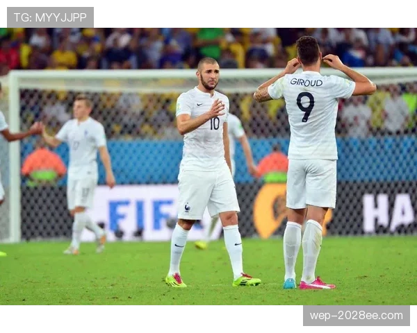 吉鲁与本泽马：终结者角色如何从支点依赖转向空间捕捉？