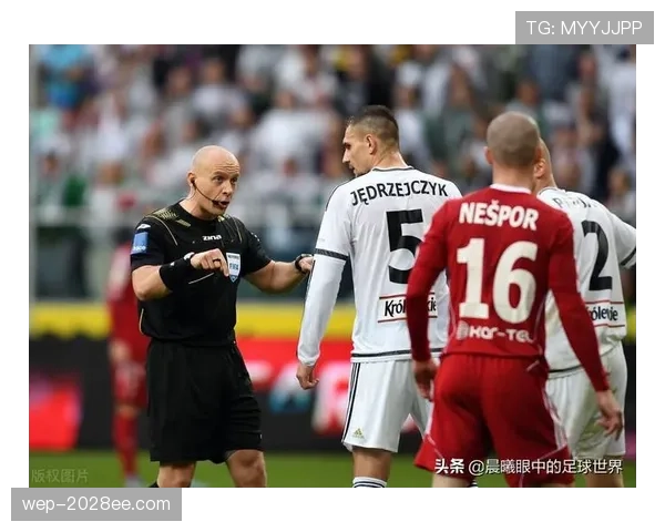 未经许可离场算违纪吗？足球比赛中的处罚规则详解