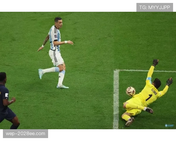 在高速反击下迪马利亚与萨拉维亚进攻路径出现分散趋势